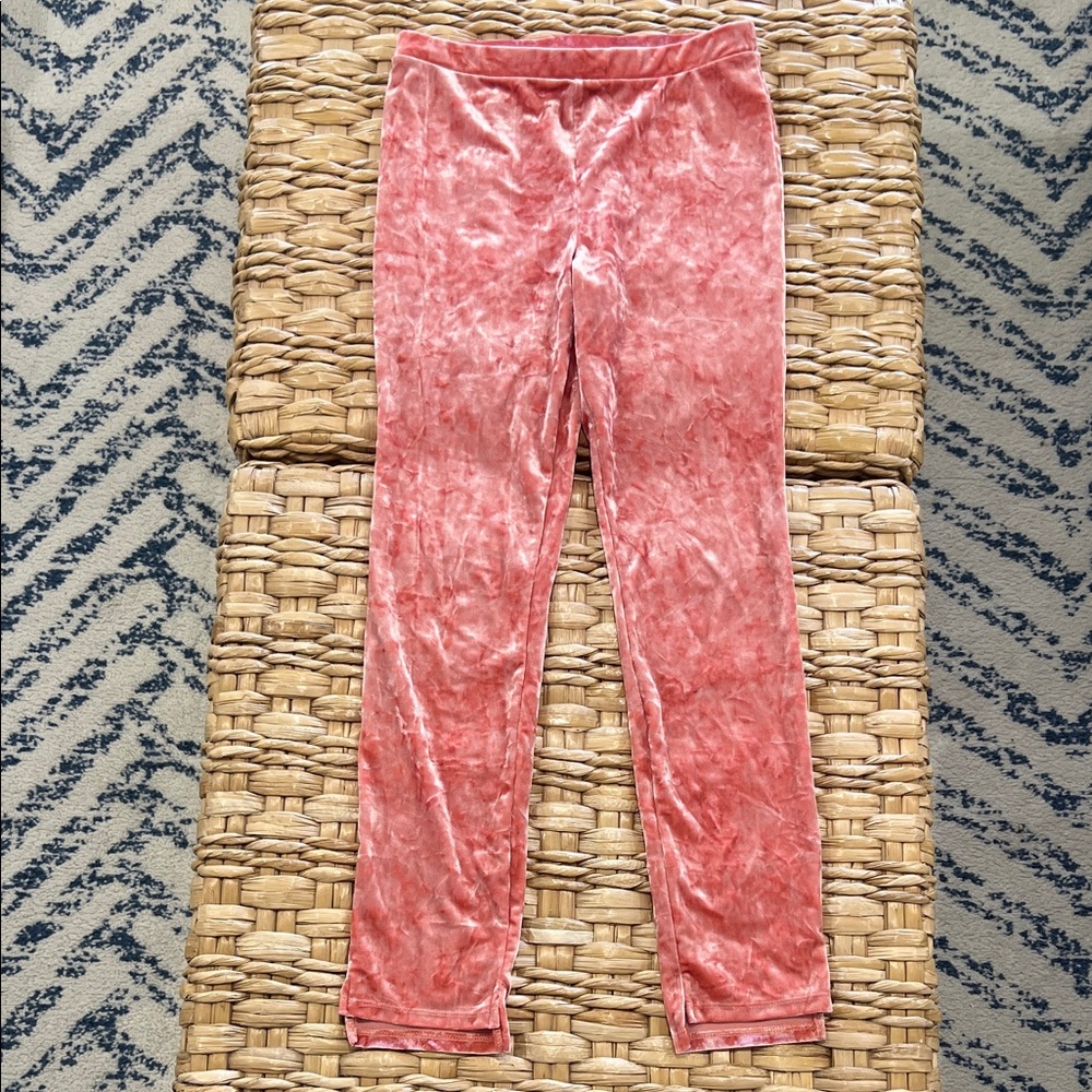 Girls Pink Velvet Pants, with slits at the hem. Fun 70’s vibe and feel!